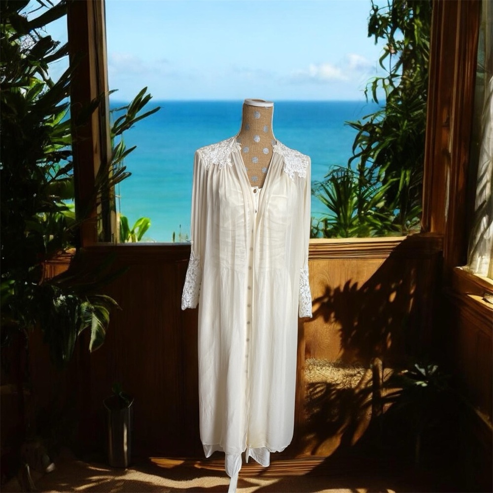 Vintage 100% silk lace wedding sheer robe victoria’s Secret original one size